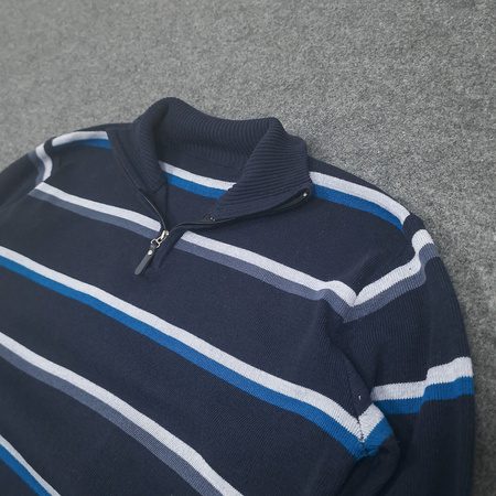 Sweter z suwakiem