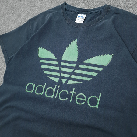 Koszulka z nadrukiem Addicted